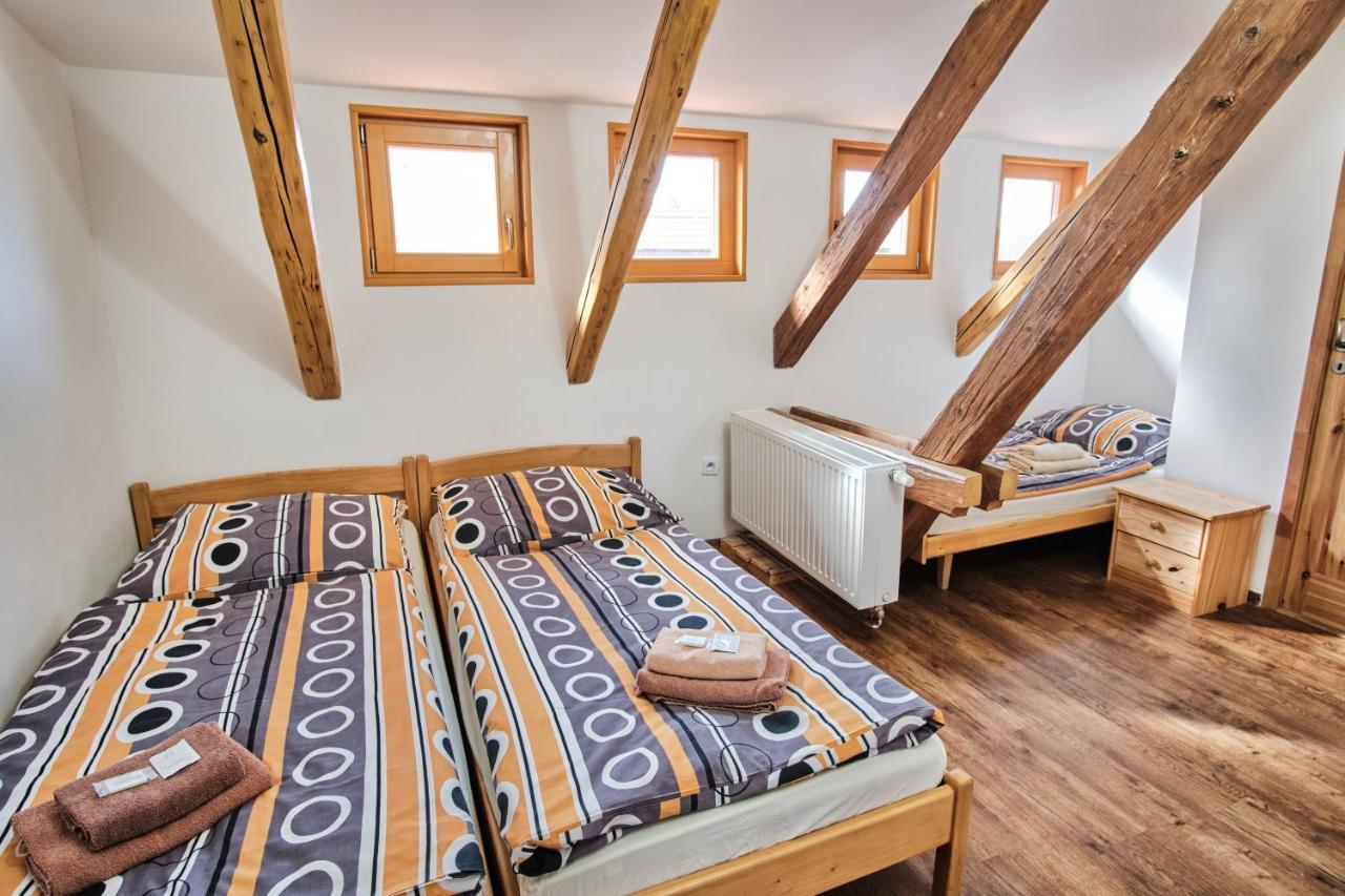 Hotel Strnadovsky Mlyn Jesenice  Exterior foto